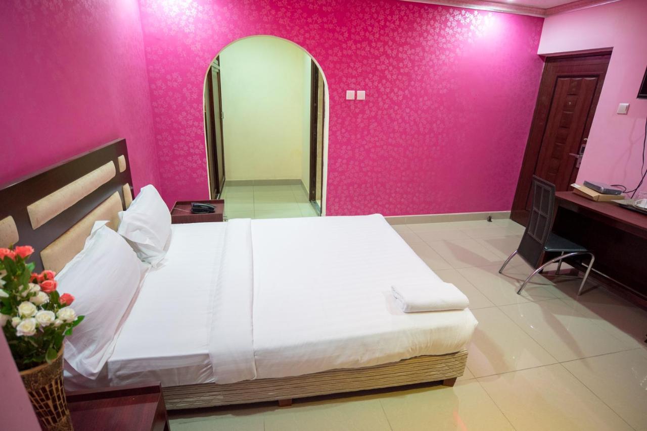 Euro Hotel And Apartments Дар ес Саалам Екстериор снимка