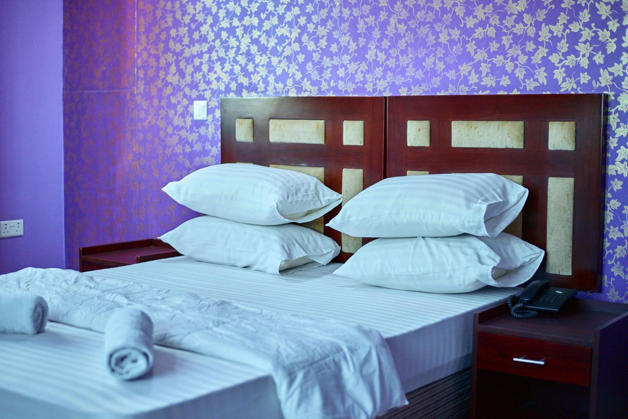 Euro Hotel And Apartments Дар ес Саалам Екстериор снимка