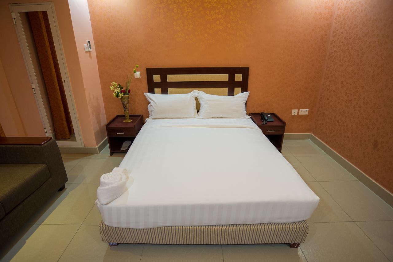 Euro Hotel And Apartments Дар ес Саалам Екстериор снимка