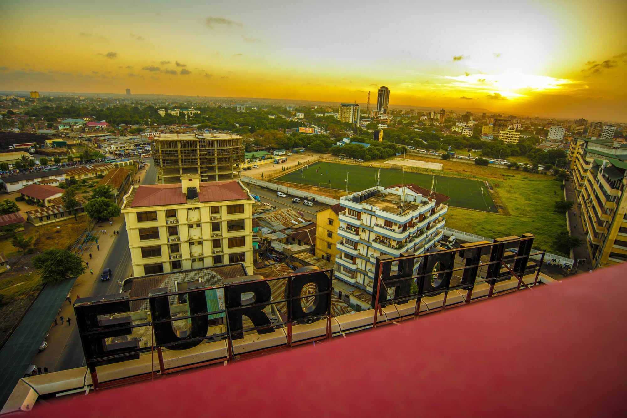 Euro Hotel And Apartments Дар ес Саалам Екстериор снимка